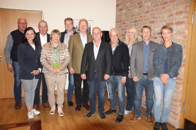 Der neue Vorstand des CDU OV Haren (Ems)  mit Gitta Connemann MdB und Bernd-Carsten MdL.