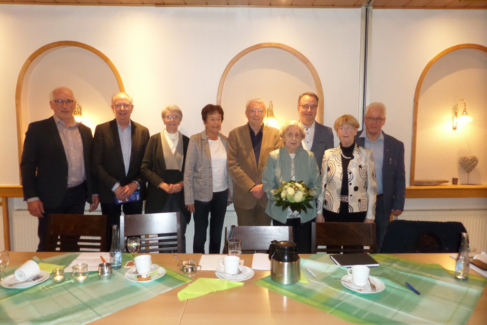 Vorstand der Senioren-Union Haren (Ems) mit Bürgermeister Markus Honnigfort