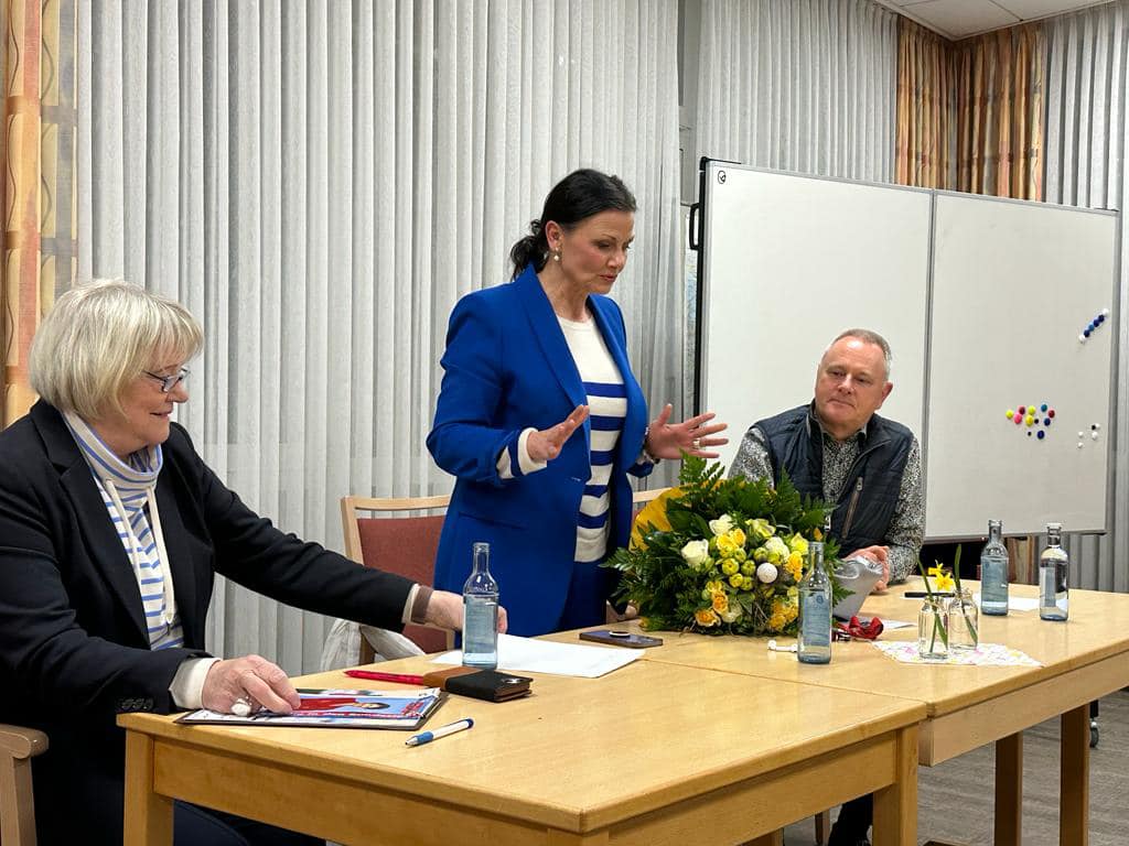 Vorsitzende der Frauen Union Maria Bauken und der CDU-Vorsitzende Thomas Honnigfort mit der Bundetagsabgeordneten Gitta Connemann