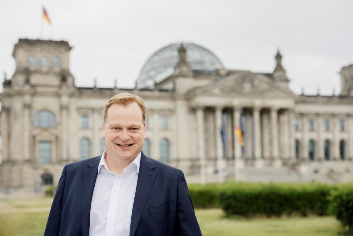 Der örtliche Bundestagsabgeordnete Albert Stegemann (CDU) lädt zum Tag der Ein- und Ausblicke am 03. September in den Bundestag ein
